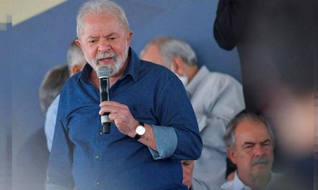 Lula anunció que no se presentará a un segundo mandato si gana las elecciones Lula anunció que no se presentará a un segundo mandato si gana las elecciones