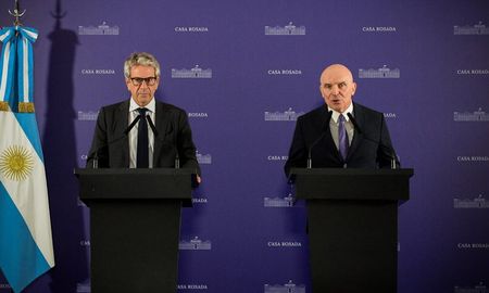 El anuncio fue realizado en Casa Rosada por el Director de ARCA, Juan Pazo; y el Presidente Comisión Presupuesto de la Cámara de Diputados, José Luis Espert. El anuncio fue realizado en Casa Rosada por el Director de ARCA, Juan Pazo; y el Presidente Comisión Presupuesto de la Cámara de Diputados, José Luis Espert.