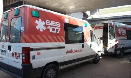 Una médica y un chofer del servicio 107 fueron descubiertos en una situación comprometedora dentro de una ambulancia. Una médica y un chofer del servicio 107 fueron descubiertos en una situación comprometedora dentro de una ambulancia.