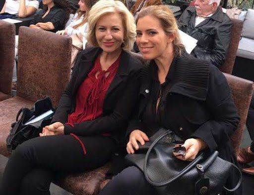 Mey Scápola junto a su mamá.