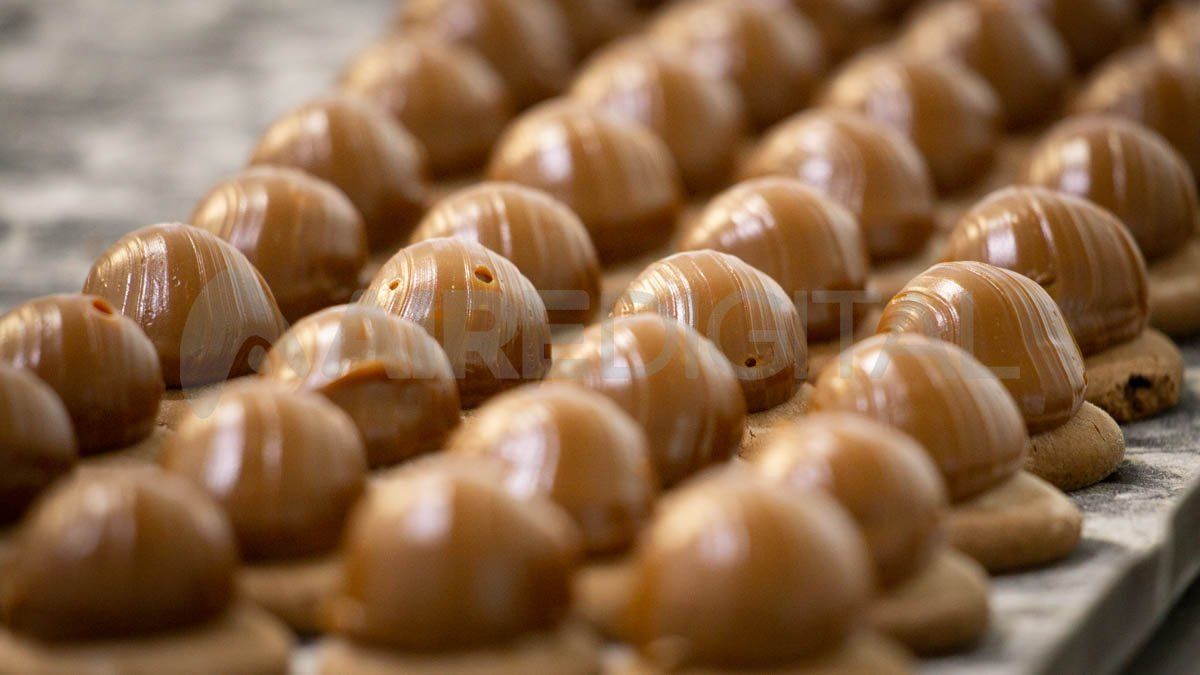 Hay tres tipos de dulce de leche: familiar, repostero (para bocaditos y tortas) y una variedad especial que es para elaborar helados (es más oscuro y con un sabor más intenso).