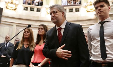 El senador nacional del PJ, Roberto Mirabella, presentó en febrero un proyecto que plantea la despenalización del aborto. El senador nacional del PJ, Roberto Mirabella, presentó en febrero un proyecto que plantea la despenalización del aborto.