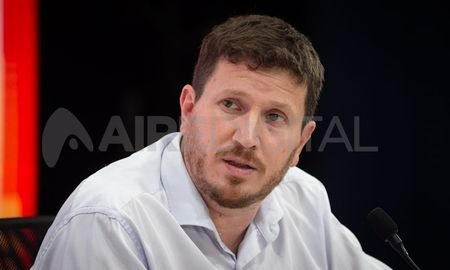 Federico Angelini en AIRE: Voypor el juicio político al presidente porque no cometió un error con la fiestaque organizó, cometió un delito. Federico Angelini en AIRE: Voypor el juicio político al presidente porque no cometió un error con la fiestaque organizó, cometió un delito.
