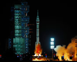 China envía un astronauta al espacio para un año en su camino a la Luna. China envía un astronauta al espacio para un año en su camino a la Luna.