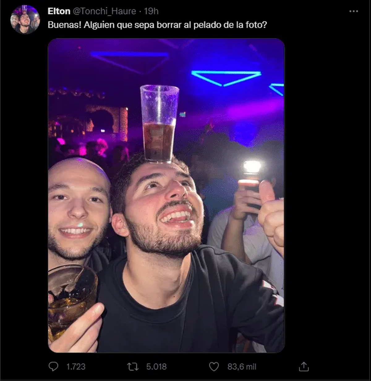 El tweet con la foto y el pedido originales.
