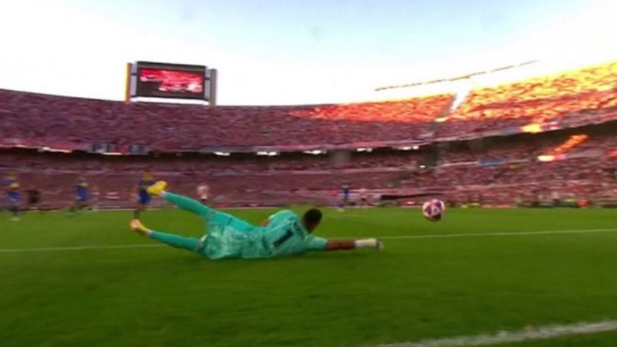 River casi tuvo la apertura del marcador con un remate de Ignacio Fernández en los primeros ocho minutos del Superclásico ante Boca.