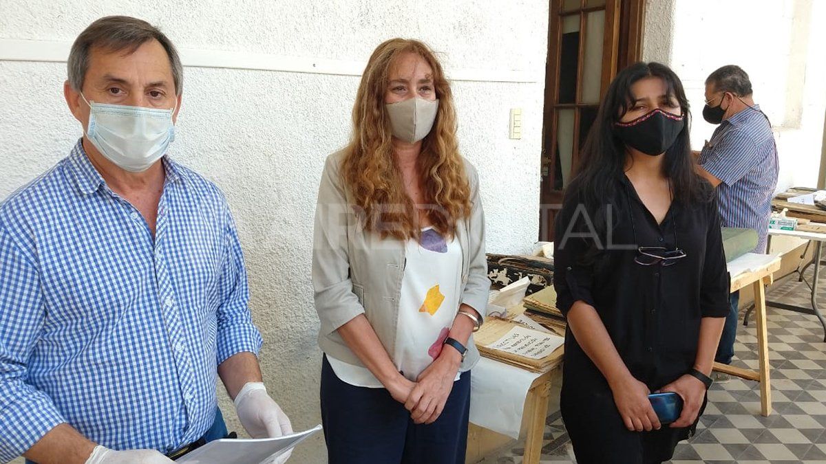 La secretaria de Derechos Humanos de la provincia, Lucila Puyol y la directora provincial de la Memoria, Valeria Silva brindaron detalles sobre el contenido de la documentación encontrada.