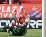 Colón perdió con Argentinos Juniors por el Torneo de la Liga Profesional y volvió a dejar una mala imagen. Colón perdió con Argentinos Juniors por el Torneo de la Liga Profesional y volvió a dejar una mala imagen.