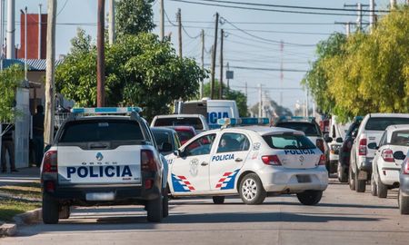 Fue apuñalado en el corazón por su pareja tras discutir por dinero. Fue apuñalado en el corazón por su pareja tras discutir por dinero.
