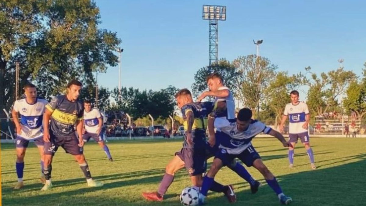 Insólito lo que pasó en una Liga de Santa Fe: fue un golazo y el árbitro se lo anuló.