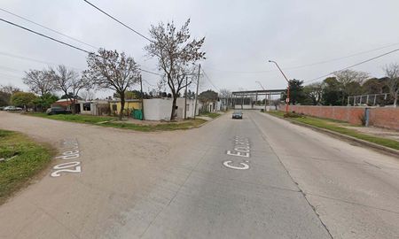 Policías auxiliaron a un nene que se había intoxicado con monóxido de carbono en Villa Gobernador Gálvez. Policías auxiliaron a un nene que se había intoxicado con monóxido de carbono en Villa Gobernador Gálvez.