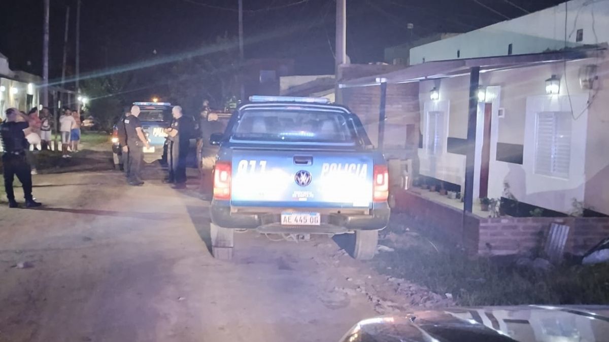 Policías de la jurisdicción custodiaron la escena del crimen.&nbsp;