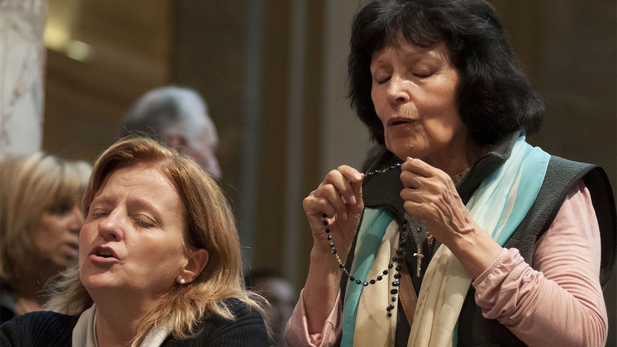 Las gestiones realizadas por diferentes sectores políticos y religiosos podrían lograr algunos cambios mínimos en la redacción de la nueva Constitución de Santa Fe.