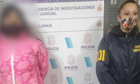 na mujer fue detenida como acusada de haberle robado distintos efectos personales a dos hombres na mujer fue detenida como acusada de haberle robado distintos efectos personales a dos hombres