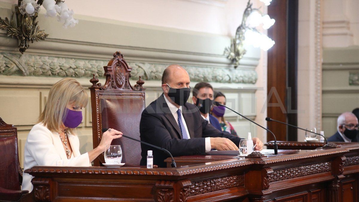 Omar Perotti hizo un extenso repaso de lo actuado y anunció el envío de proyectos a la Legislatura