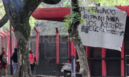Renunció un vicepresidente de Newells tras la reunión de Ignacio Astore con agrupaciones opositoras Renunció un vicepresidente de Newells tras la reunión de Ignacio Astore con agrupaciones opositoras
