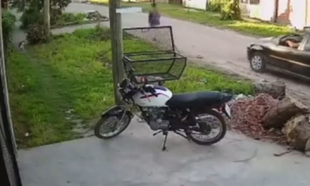 Video: una nena fue manoseada desde un auto cuando volvía de la escuela Video: una nena fue manoseada desde un auto cuando volvía de la escuela