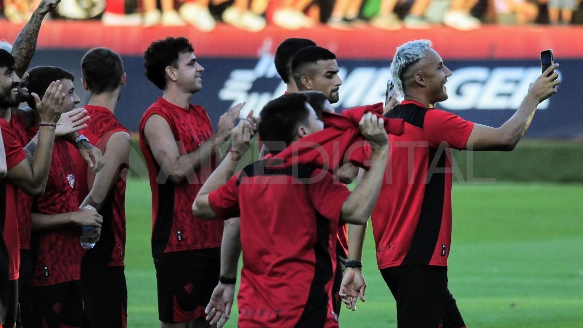 Keylor Navas compartió con sus compañeros su primer banderazo leproso de cara al clásico del domingo.