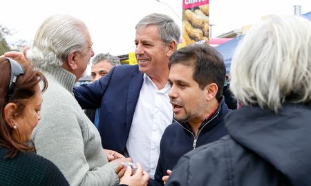 El intendente Emilio Jatón en el acto por el Día de la Independencia en Aristóbulo. El intendente Emilio Jatón en el acto por el Día de la Independencia en Aristóbulo.