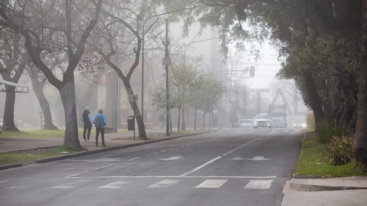 La ciudad de Santa Fe se cubrió de niebla este martes en las primeras horas de la mañana.&nbsp;