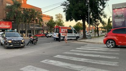 Accidente en Avenida López y Planes: una moto y un auto chocaron frente al Club Unión