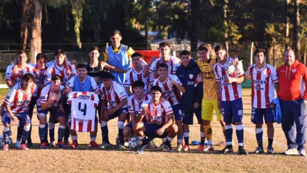Unión goleó a Colón y se quedó con el clásico de Liga Santafesina de Fútbol. Foto: prensa Unión. Unión goleó a Colón y se quedó con el clásico de Liga Santafesina de Fútbol. Foto: prensa Unión.