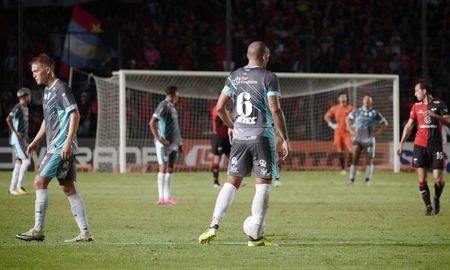 Colón igualó 0 a 0 ante Temperley en condición de local. Colón igualó 0 a 0 ante Temperley en condición de local.