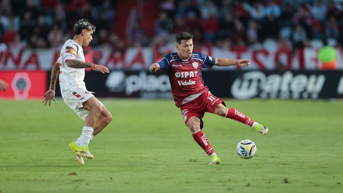 Unión se volvió con las manos vacías a Santa Fe tras la derrota en La Plata contra Estudiantes.