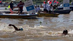 altText(Maratón Santa Fe-Coronda: cómo y cada cuanto tiempo se hidratan los nadadores)}