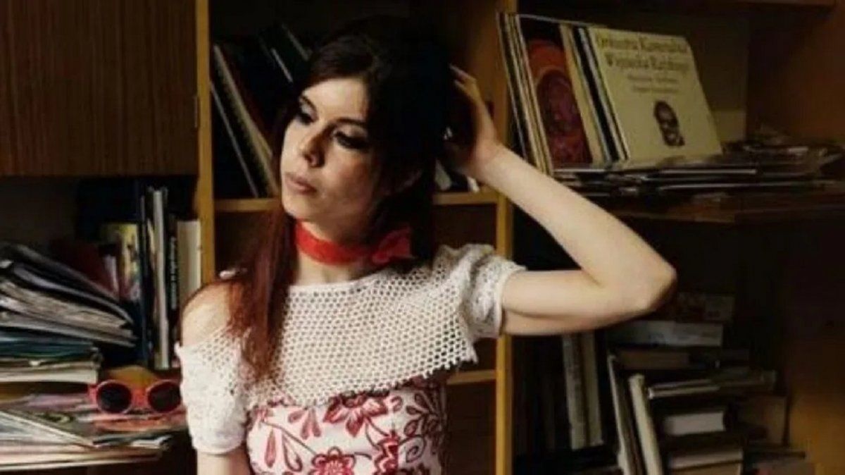 Una modelo quiso imitar a su ídolo, se tatuó los ojos y está quedando ciega