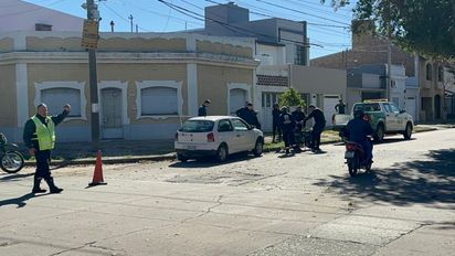 Accidente en Santa Fe: un motociclista resultó herido tras chocar con un auto