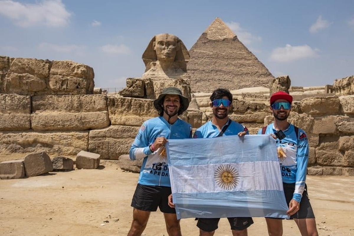 De derecha a izquierda: Silvio Gatti (32), agente de turismo, Lucas Ledezma (34), profesor de Educación Física y Leandro Blanco Pighi (32), escritor.