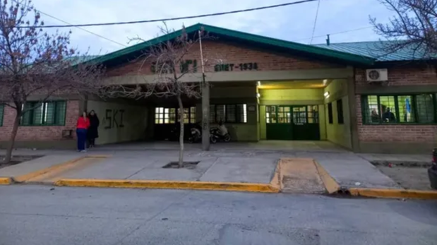 Colegio Estación Limay, en Cipolletti.