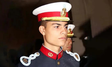 La Justicia militar destituyó a ocho oficiales del Ejército, acusados de llevar a cabo el rito de iniciación, que terminó con la vida del subteniente Matías Ezequiel Chirino, de 22 años, en un regimiento correntino de Paso de los Libres. La Justicia militar destituyó a ocho oficiales del Ejército, acusados de llevar a cabo el rito de iniciación, que terminó con la vida del subteniente Matías Ezequiel Chirino, de 22 años, en un regimiento correntino de Paso de los Libres.