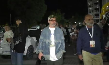 ¡Presencia de lujo! Ezequiel Lavezzi en cancha de Unión para ver su a hijo. ¡Presencia de lujo! Ezequiel Lavezzi en cancha de Unión para ver su a hijo.