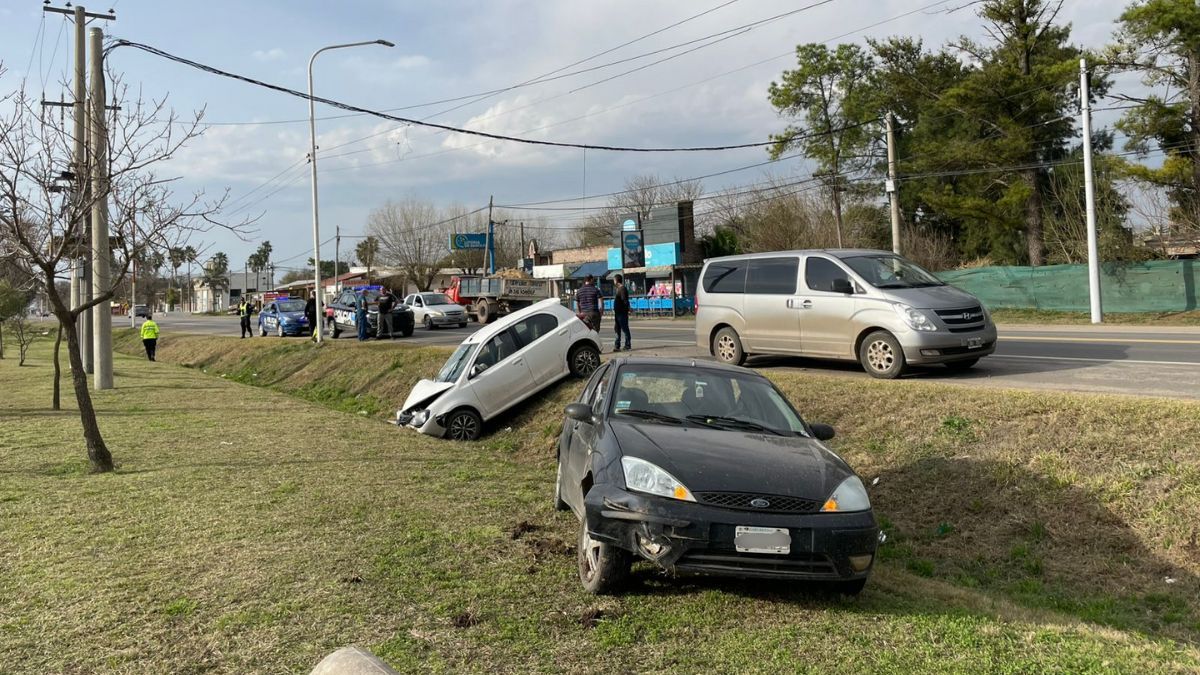Así quedaron los vehículos tras el accidente. Así quedaron los vehículos tras el accidente.