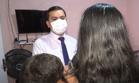 Un nene de 9 años se escapó de su casa, tomó un avión y viajó 2.700 kilómetros Un nene de 9 años se escapó de su casa, tomó un avión y viajó 2.700 kilómetros