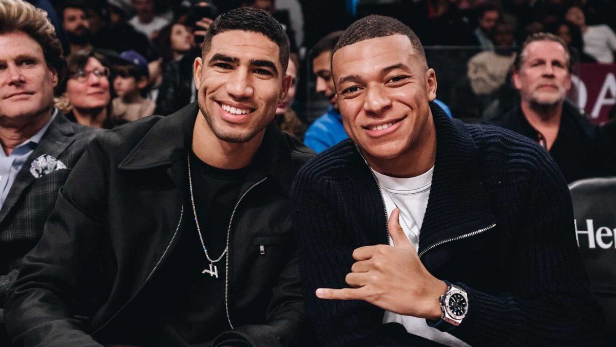 Mbappé y Hakimi de vacaciones por Nueva York y camuflados para pasar desapercibidos en Times Square