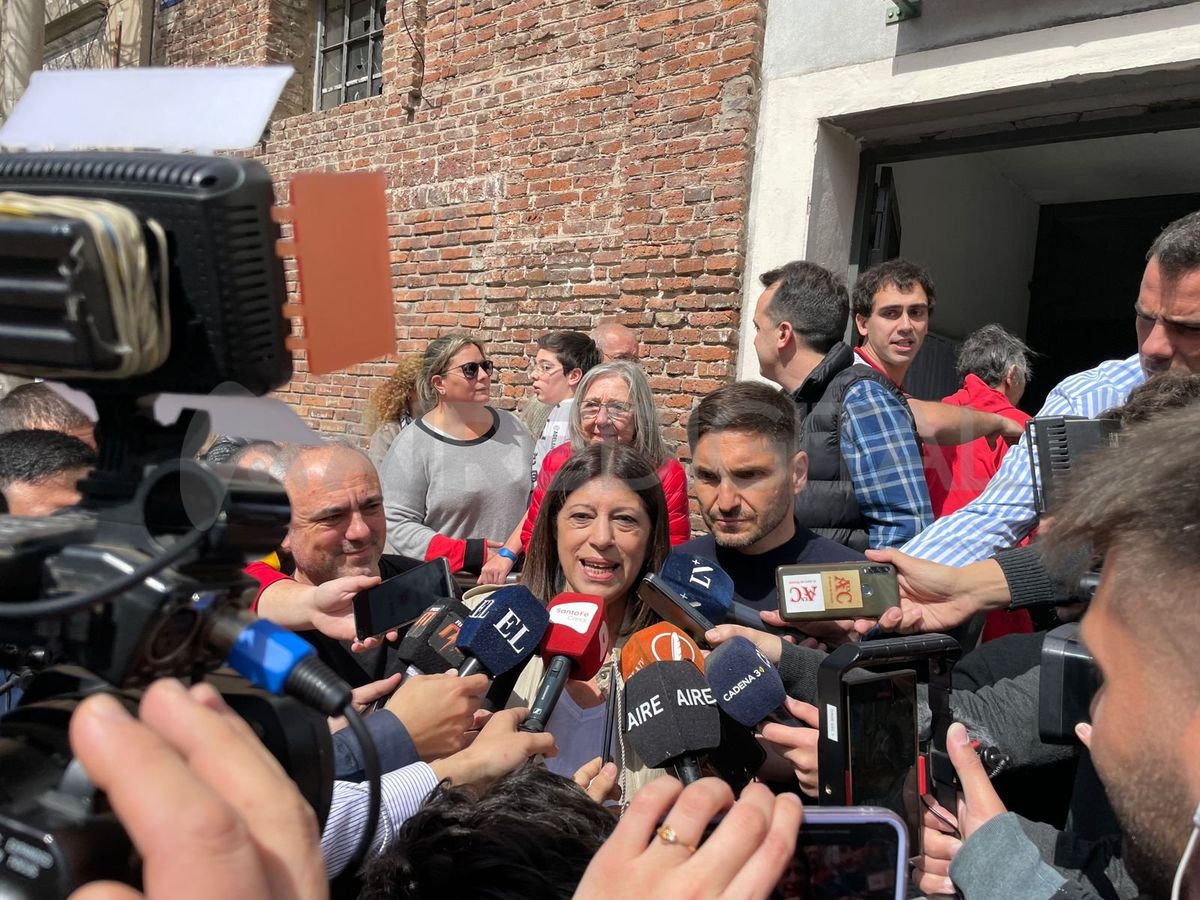 Votó Clara García al mediodía en Rosario. Votó Clara García al mediodía en Rosario.
