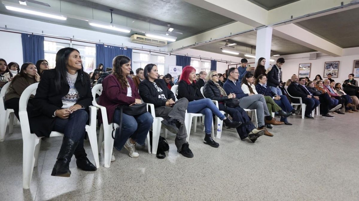 Las cinco escuelas de la edición 2026 son Escuela de Enseñanza Secundaria Orientada N° 331 "Almirante Guillermo Brown"; la Escuela Normal Superior y Superior de Comercio Nº 46 “Domingo Guzmán Silva” y EETP N° 478 “Dr. Nicolás Avellaneda”. También la Escuela Técnica Particular Integrada 2056 “Monseñor Carlos Macagno” y la Escuela de Educación Secundaria Orientada Particular Incorporada N° 3083 “Dante Alighieri” Las cinco escuelas de la edición 2026 son Escuela de Enseñanza Secundaria Orientada N° 331 "Almirante Guillermo Brown"; la Escuela Normal Superior y Superior de Comercio Nº 46 “Domingo Guzmán Silva” y EETP N° 478 “Dr. Nicolás Avellaneda”. También la Escuela Técnica Particular Integrada 2056 “Monseñor Carlos Macagno” y la Escuela de Educación Secundaria Orientada Particular Incorporada N° 3083 “Dante Alighieri”