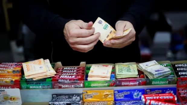 El repunte se frenó en mayo: cayó la economía, aunque yacrece 6,1% en el año