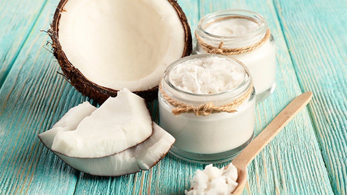 Aceite de coco para tratar las l&iacute;neas de expresi&oacute;n.