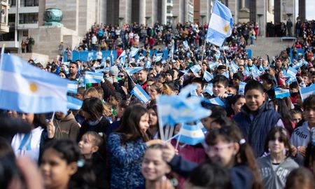 En el Monumento se realizará la tradicional Jura a la Bandera de la que participarán estudiantes de todo el país. En el Monumento se realizará la tradicional Jura a la Bandera de la que participarán estudiantes de todo el país.
