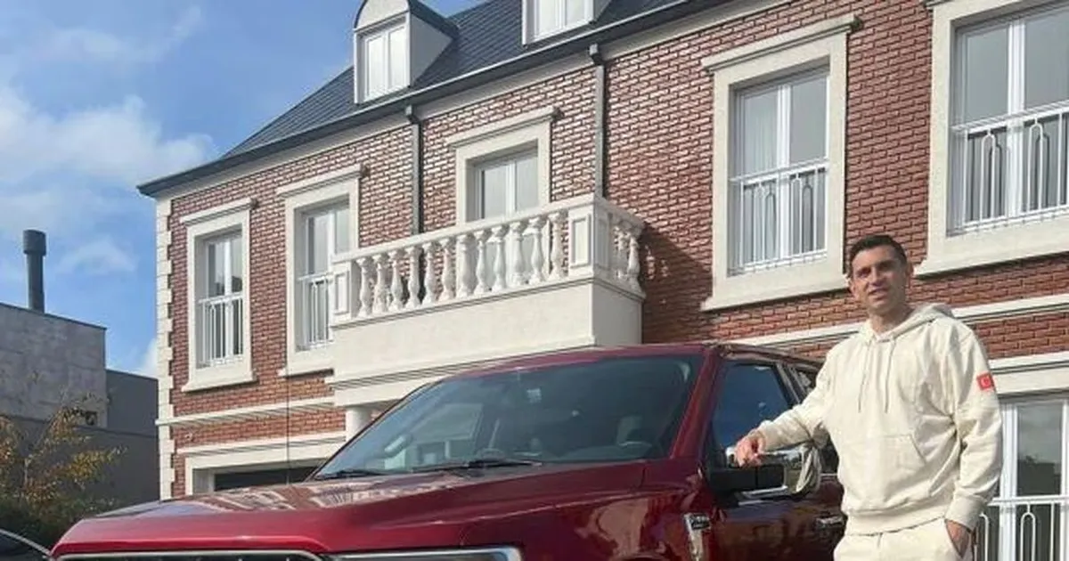 Así es la sorprendente casa del Dibu Martínez en Mar del Plata. Así es la sorprendente casa del Dibu Martínez en Mar del Plata.