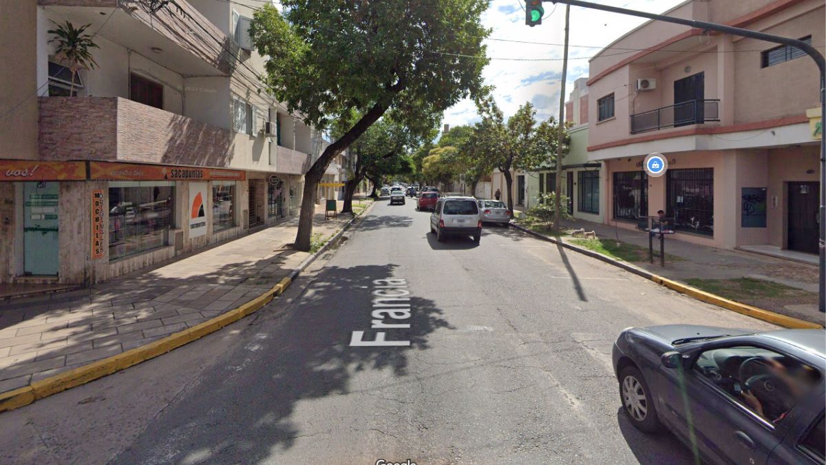 Le robaron a un hombre en su casa