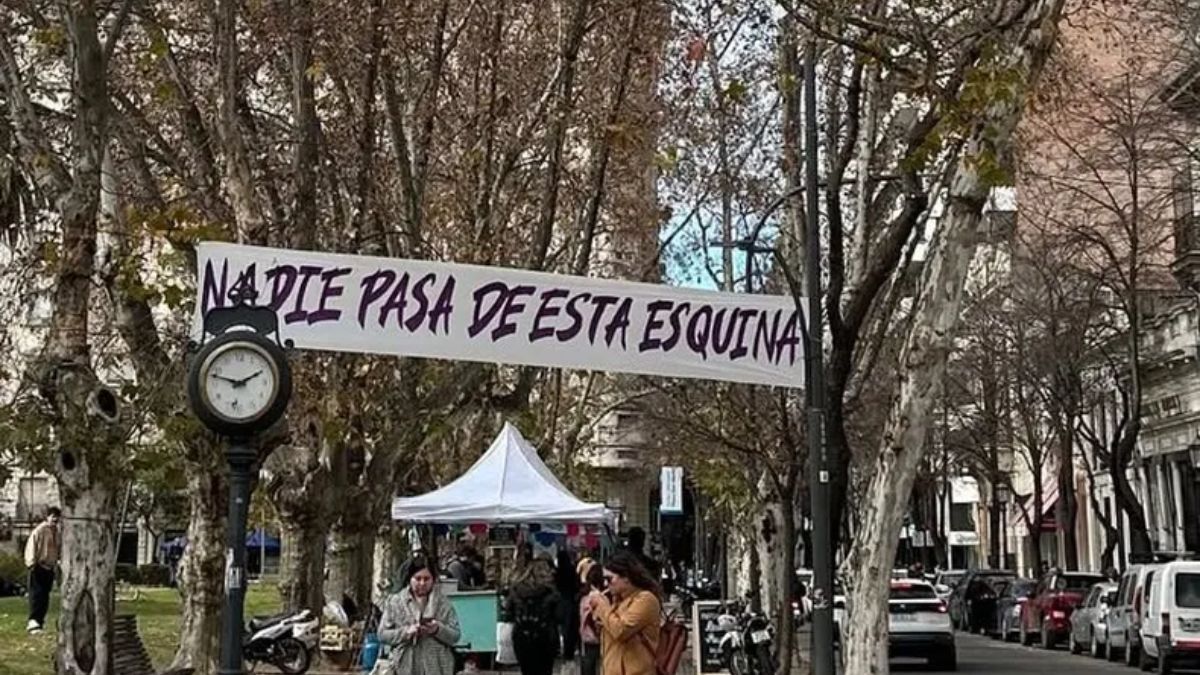 El pasacalles que desató las especulaciones entre los fanáticos de la tira juvenil. El pasacalles que desató las especulaciones entre los fanáticos de la tira juvenil.