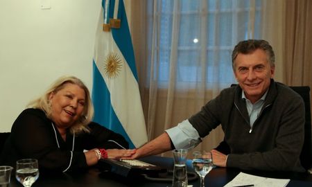 mauricio macri recibio en olivos a elisa carrio mauricio macri recibio en olivos a elisa carrio