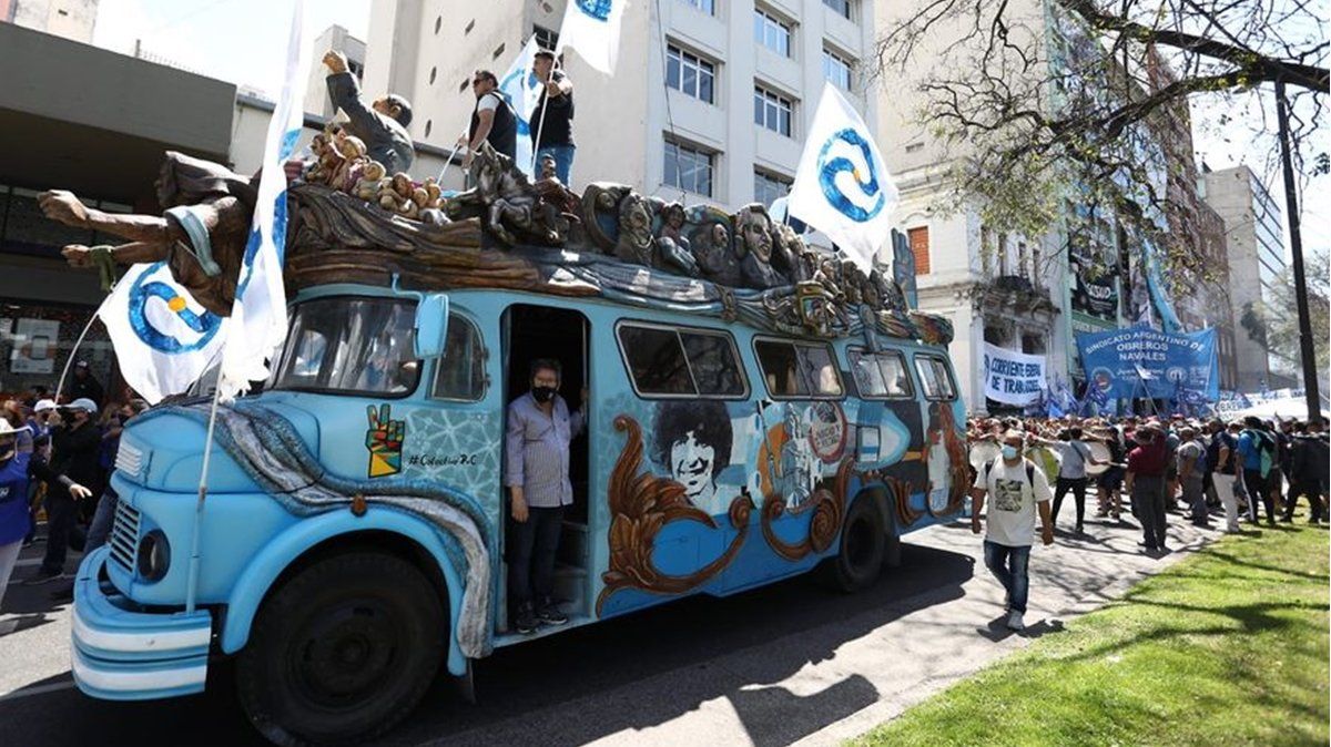 La concentración se inició en calles Paseo Colón e Independencia de la Ciudad Autónoma de Buenos Aires a partir de las 13:30.