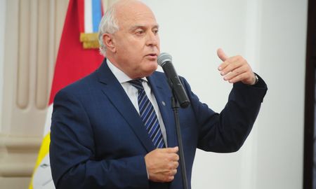 lifschitz a favor de la ley del aborto: ?de ninguna manera puede ser un tema penal? lifschitz a favor de la ley del aborto: ?de ninguna manera puede ser un tema penal?