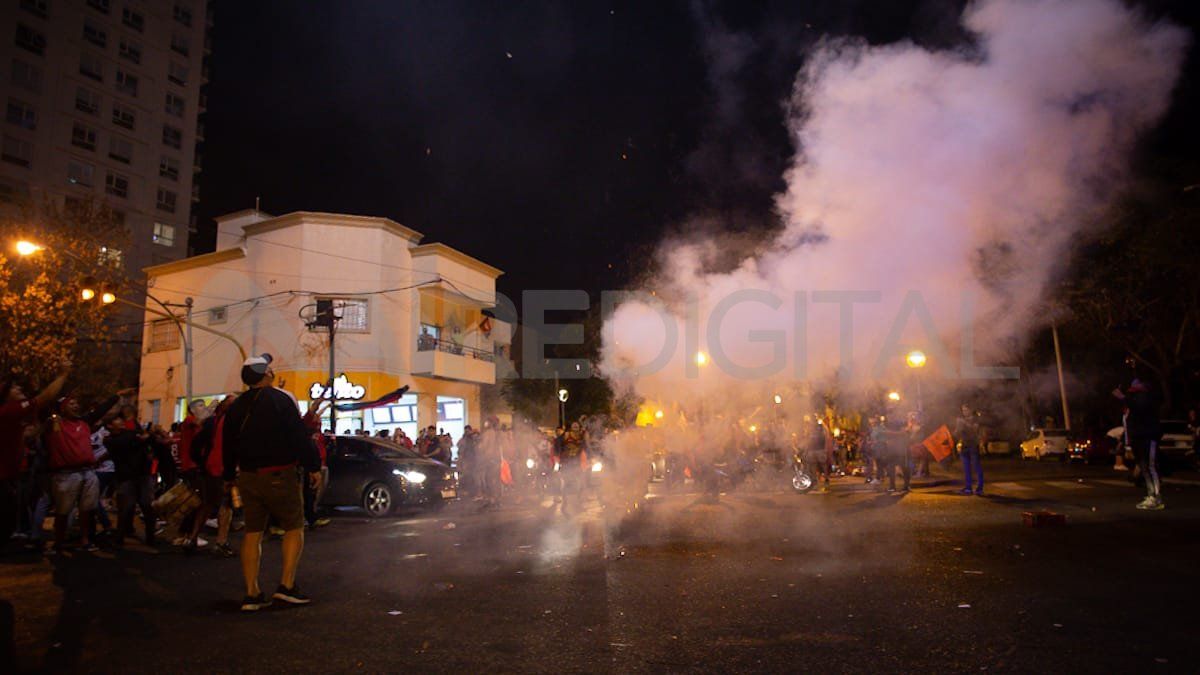 Colón campeón: la pasión sabalera salió de fiesta en las calles de Santa Fe